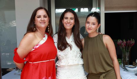  Liliana Meade, María José Rojas y Ana Lucía Mier.