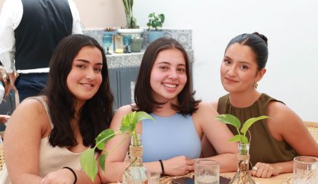  Natalia Meade, Camila Navarro y Ana Lucía Mier.