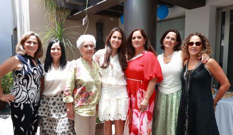  Bárbara Meade, Marcela Meade, Bárbara de la Garza, María José Rojas, Liliana Meade Gina Meade y Alejandra Meade.