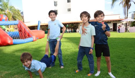  Guillermo, Alejandro, José Pablo y Santiago.