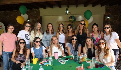 Ale Salas con sus amigas.