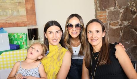  Diana, Marian, Alejandra y Blanca Salas.