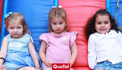  Loretta, Lorenza y Elena.