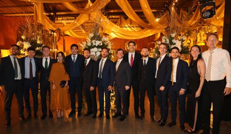 Familia y amigos del novio.