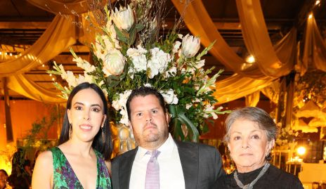  Mariana Tobías, Santiago Meade y Tesa Vertiz.