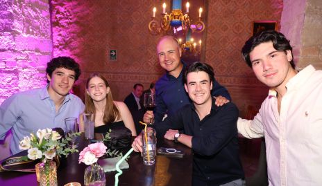  Julián, Alejandra, Marco, Marco Antonio y Pedro.