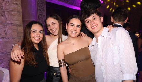  Ximena Orduña, Caro González, Moni Burgos y Pablo Zeulener.