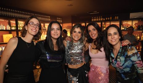  Patsi Dávila, Mariana Meade, Montse García, Judith Gómez y Sofía Estrada.