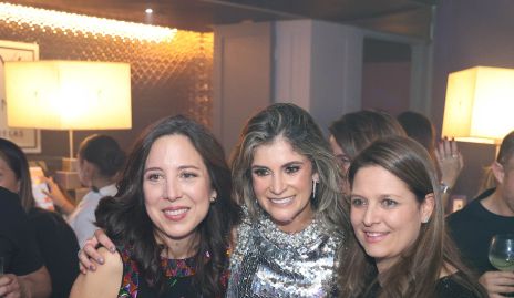  Las cumpleañeras Natalia Camargo, Montse García y Magdalena Aldrete.