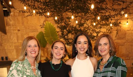  Ana María González, Tamara Esparza, Ivanna Martínez y Paty González.