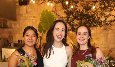  Ana Meche Cifuentes, Ivanna Martínez y Ale Treviño.