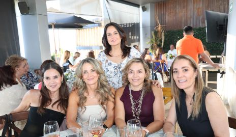  Leticia Villalobos, Karina Vita, Andrea de la Torre, Martha Irene Morales y María Eugenia Alcalde.