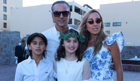  Gaby Rubio, Gilberto Enríquez, Alonso Enríquez y Catalina de Alba.