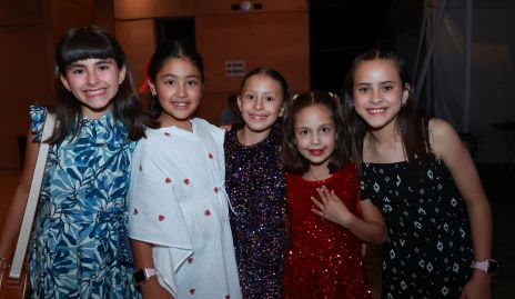  Lorena de los Santos, Begoña, Ana Lucía, Fernanda de Alba y Camila Santiago.