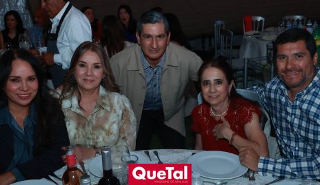  Francisco Escobedo, Pablo Ortiz, Lourdes Obregón, Ceci Montelongo y Kelly Montelongo.