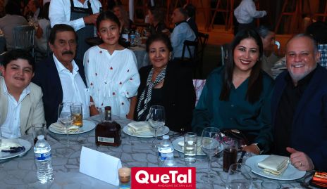  Héctor Bautista, Azucena Hernández, Luci Guerrero, Fernando Hern´sndez, Ana Lucia Bautista y Hector Manuel Bautista.
