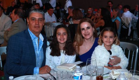  David Cortés, Valeria Cortés, Michelle Baeza y María José Cortés.