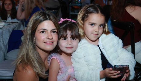  Lucía Escobedo, Joaquina Martínez y María José Cortés.