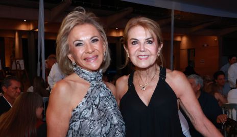  Gloria Estrada y Lourdes Bustos de Mendoza.