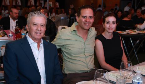  Jorge Gómez, Carlos Rangel y Lourdes.