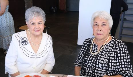  Aurora de Alba y Martha de la Rosa.
