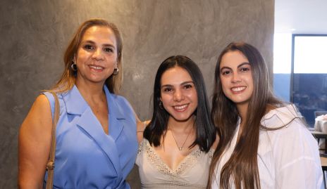  Lidia Cantú, Aimé Cantú y Maria Sánchez.
