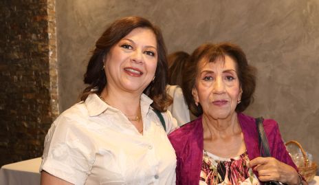  Adriana y María del Rosario.