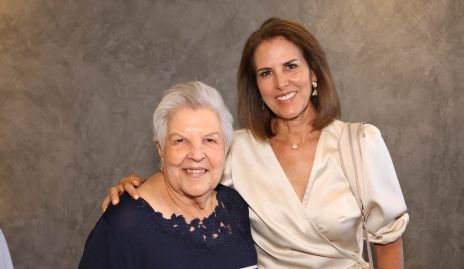  Luz Maria Fernández y Monica Ayala.