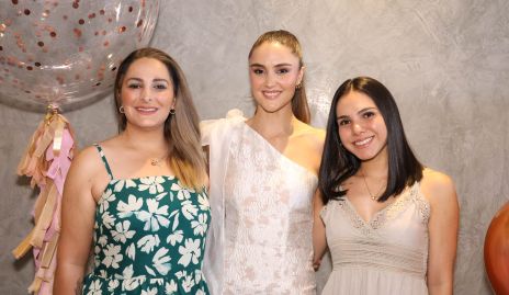  Lynette Cantú, Paulina Cantú y Aimé Cantú.