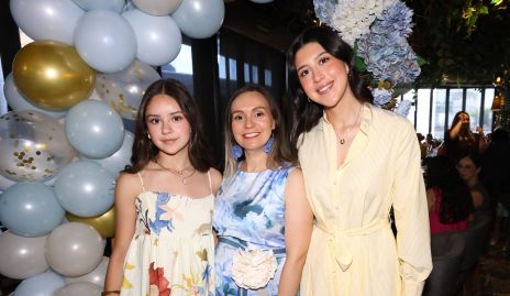  Isabella Navarro, Montse Reyes y Sofía Navarro.