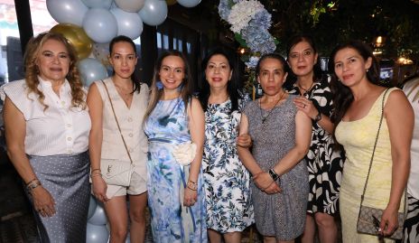  Lupita Díaz, Lizda Zuviaga, Montse Reyes, Irene Ramirez, Salma Zuviaga, Elizabeth Zuviaga e Ivete Zuviaga.