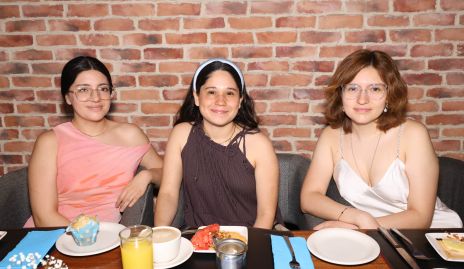  Arleth Nava, Paty Ramirez y Ofe Nava.