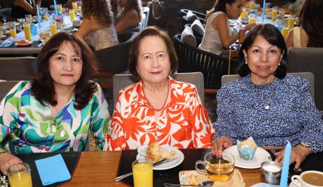  Adriana Rosales, Marcela Petet y Lucia Jasso.