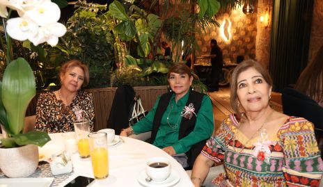  Verónica Izaguirre, Coquito de Jiménez e Isabel Serna.