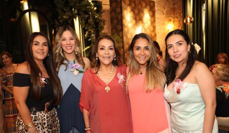  Gaby Zárate, Italia Fuentes, Pilar Delgadillo, Pilar Zárate y Fer Zárate.