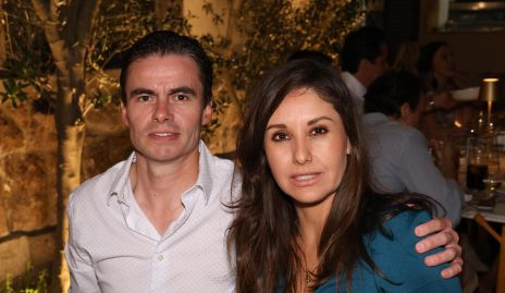  Juan Carlos y Alejandra Flores.