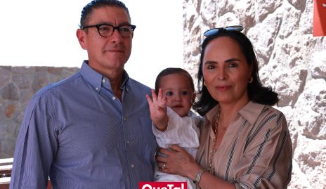  Ramón Farías y  Angélica Díaz Infante con su sobrino Alonso Martínez Saiz.