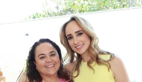  Miriam Flores y Ángeles Mahbub.