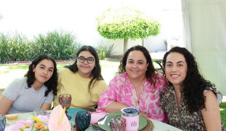  Andrea García, María García, Miriam Flores y Ale Zepeda.
