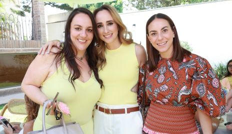  Julieta Garelli, Ángeles Mahbub y María José Macías.