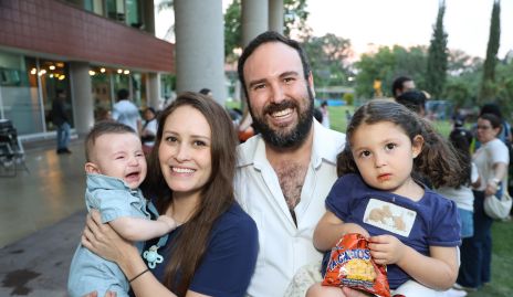  Mauricio Zapata, Fátima Castro, Mauricio e Isabela Zapata.
