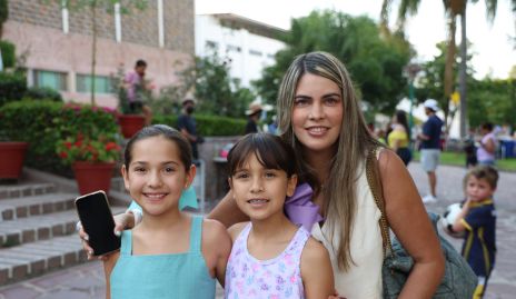  Isa Garza, Renata Cordero y Mariana Berrones.
