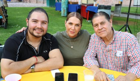 Javier Zúñiga, Griselda Acosta y Javier Zuñiga.