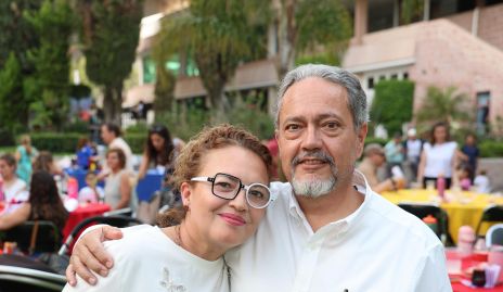  Juan Alberto Martínez, Presidente del Consejo de Administración con su esposa Ruth Martínez.