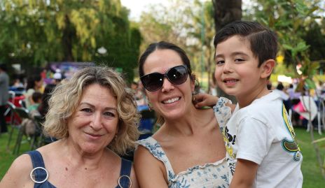  Lola Mora, Nuria Rodríguez y Julián Silva.
