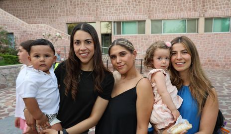  Javier Zúñiga, Rosa Laura Zarur, Fernanda Zúñiga, Anto y Sofi Muñiz.