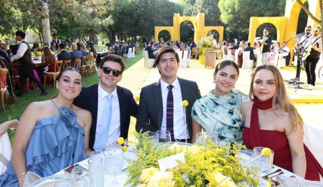  Mariana Gómez, Mauricio Dueñas, Nacho Araiza, Mariana Limón y Paula Navarro.
