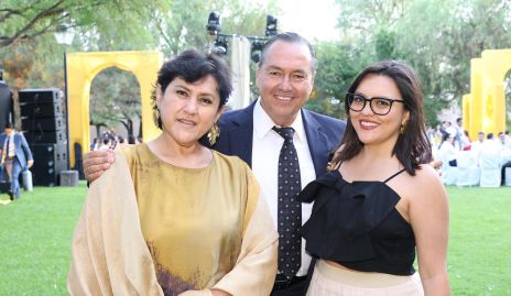  Ruth de la Torre, Juan Carlos Valle y Fer Valle.