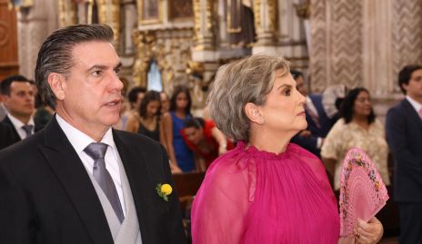  José de Jesús González y Gabriela Portillo, papás del novio.
