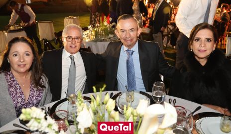  Claudia Álvarez, Jorge Aldrett, Alejandro Pérez y Ana Emelia Tobías.